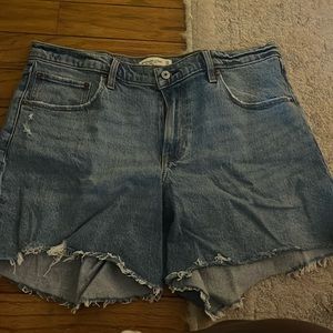 Abercrombie & Fitch Mid Rise Baggy Shorts